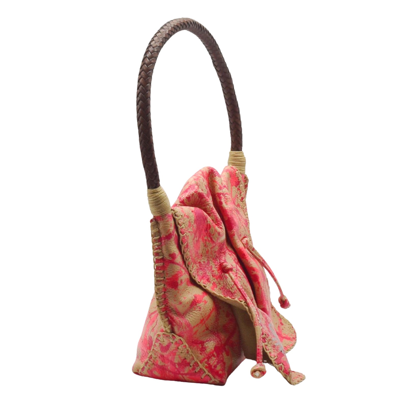 Close-up of the black leather handle with gold-tone hardware and textured stitching on Jumper Maybach's Butterfly Shoulder